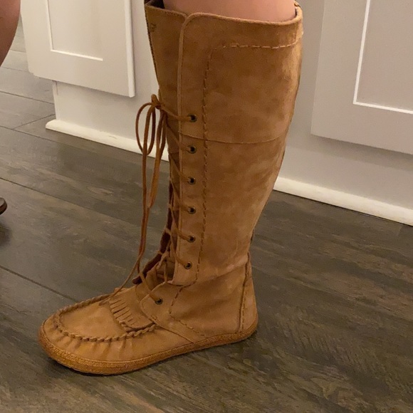 Ugg Boots - Picture 2 of 5